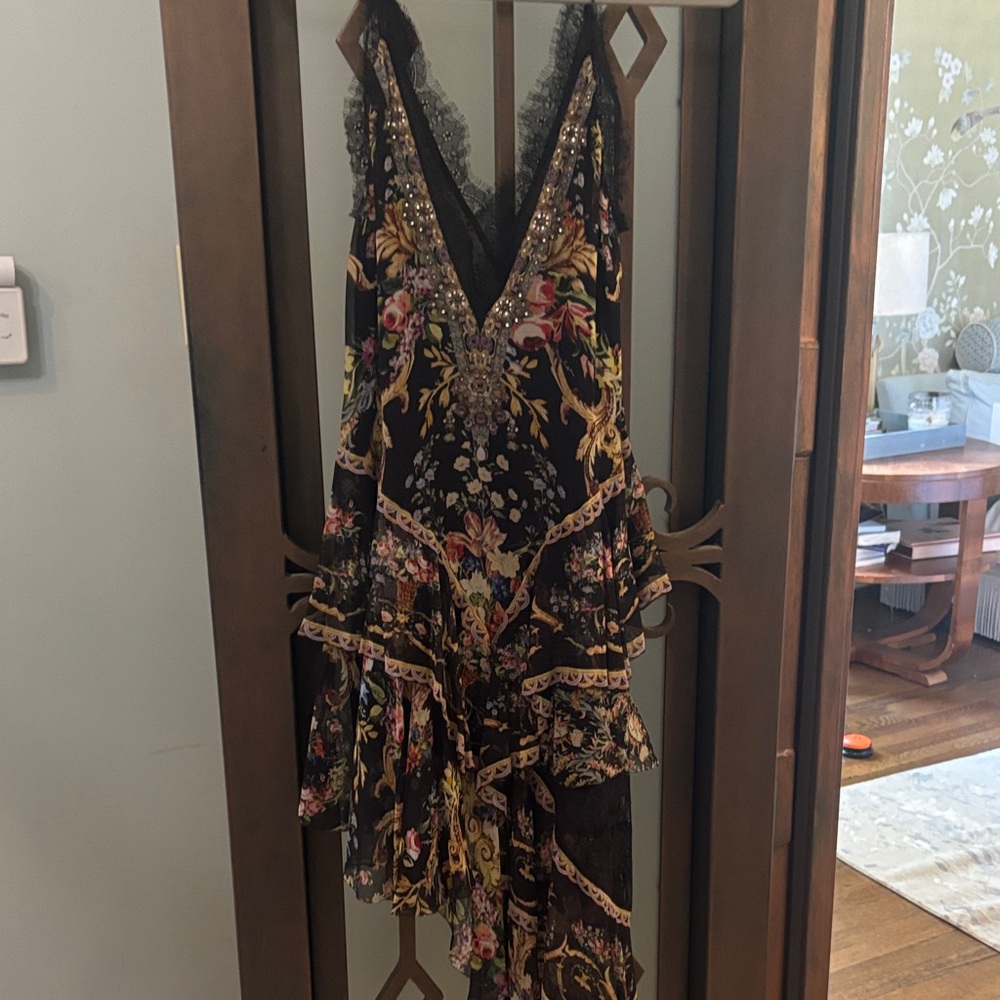 Camilla size M
